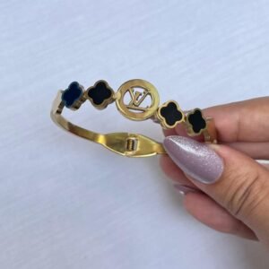 Decorative link bracelet