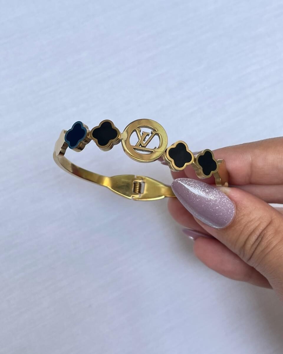 Decorative link bracelet