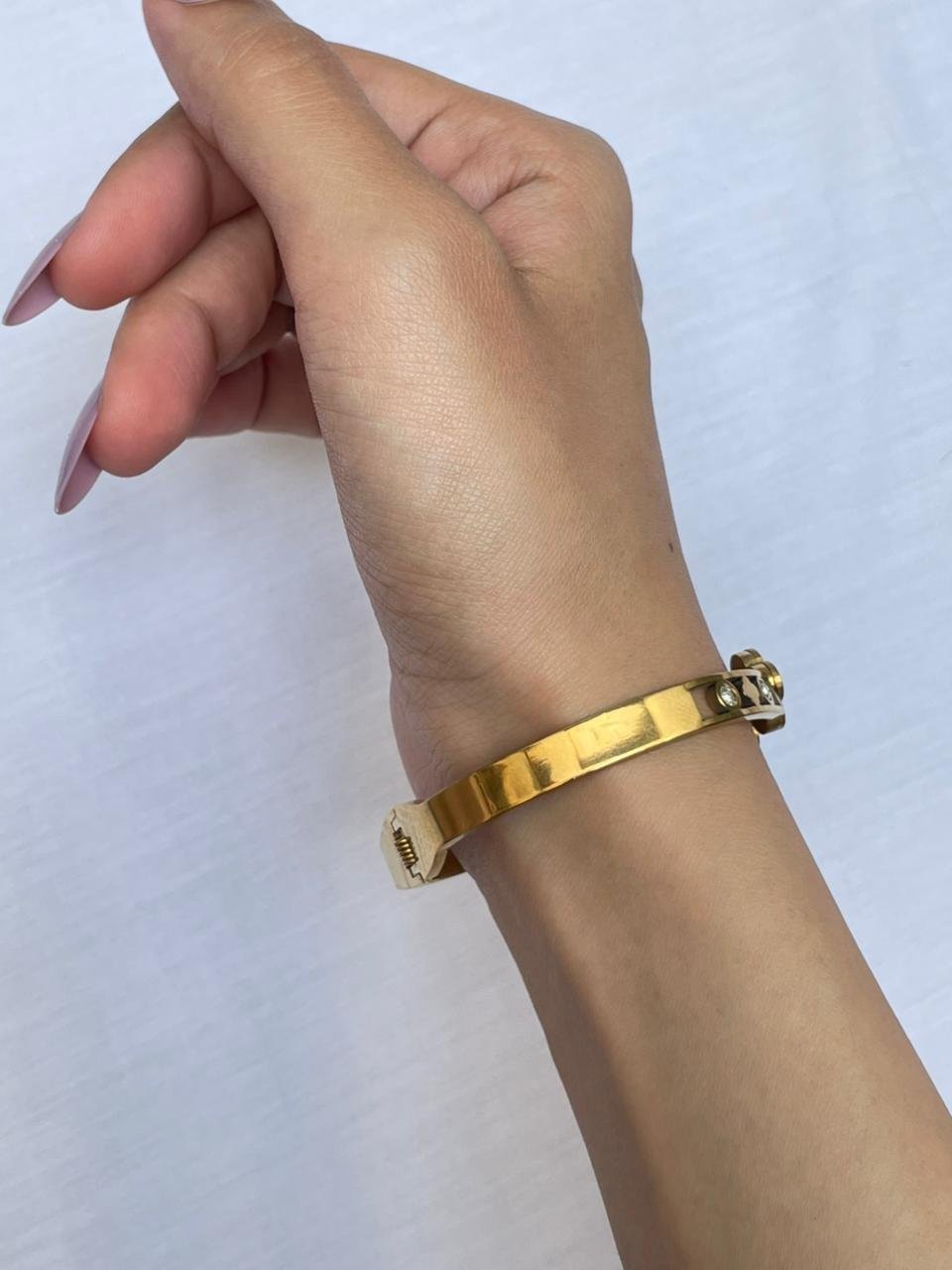 Clover cuff bracelet